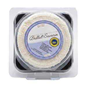 Formaggio Brillat-Savarin a tripla panna con crosta fiorita candida e pasta morbida e cremosa